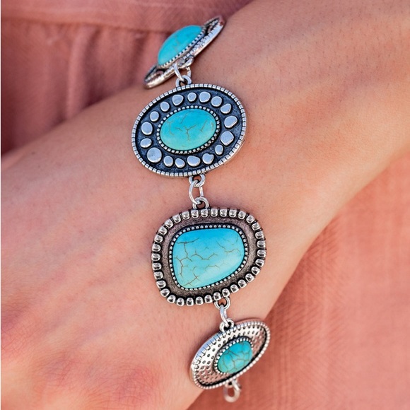 paparazzi Jewelry - ❤️🔥5/$25❤️🔥 Taos Trendsetter Blue Bracelet